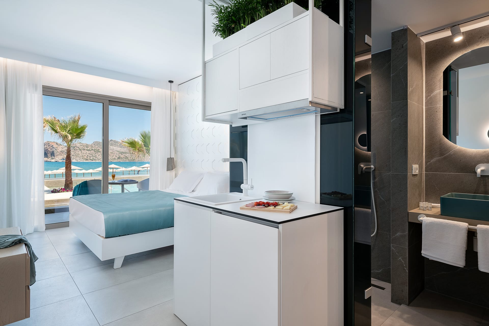Sea Front Suite Plunge Pool Heated