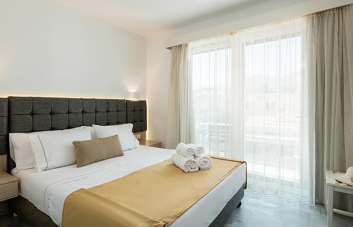 Two Room Apartment