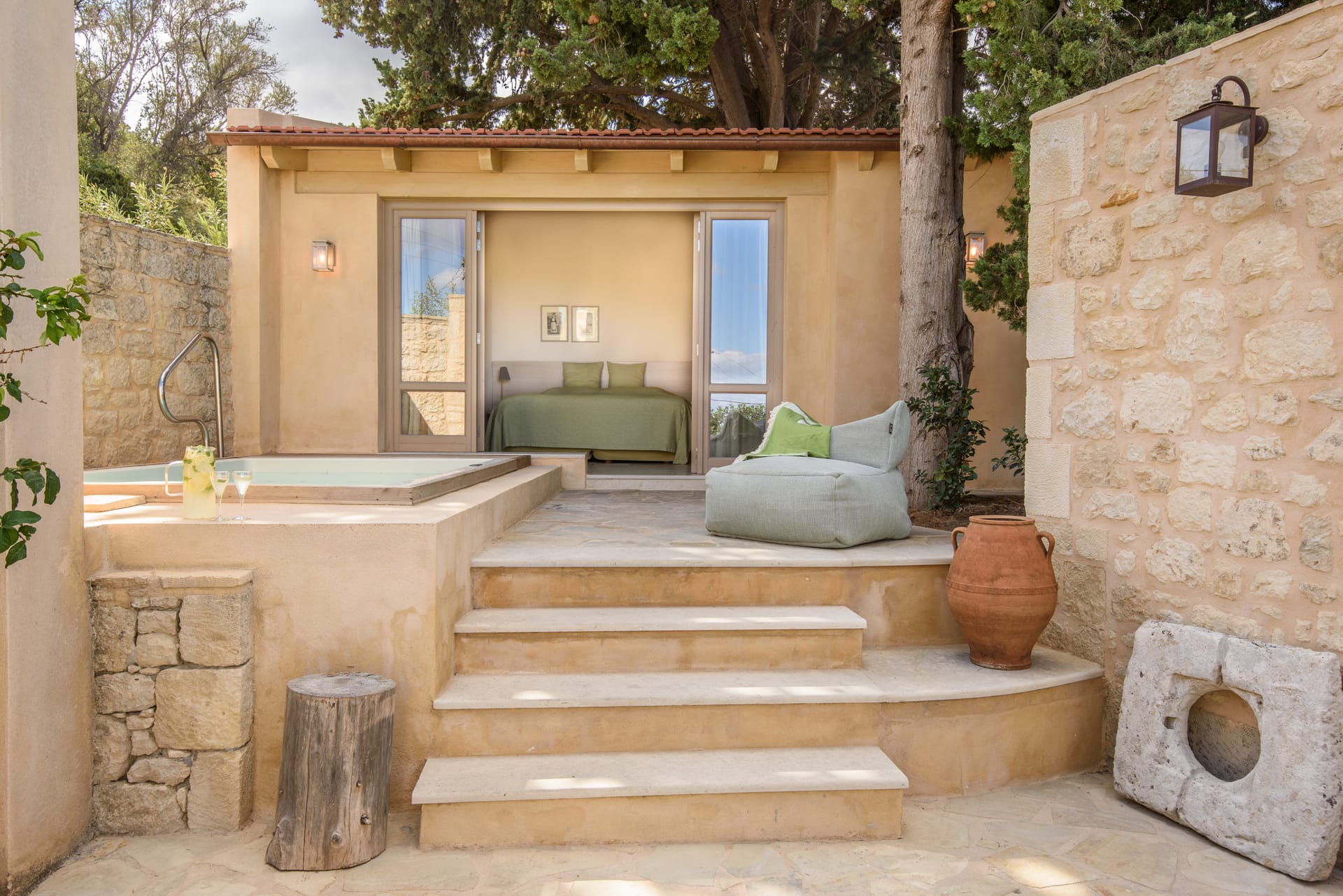 Classic Double Terrace with Seaview – Mini Pool (Aquarius)