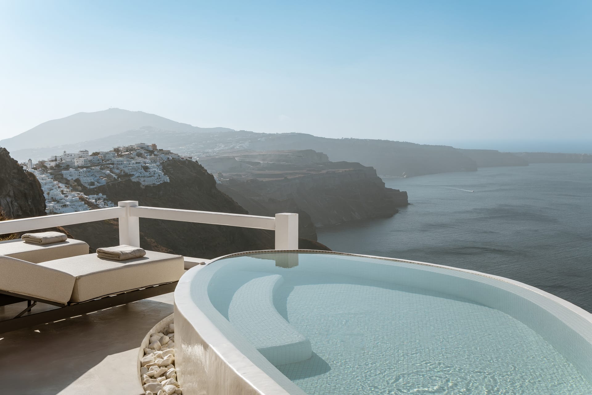 Aqua Luxury Suites Santorini - GRAND - 2