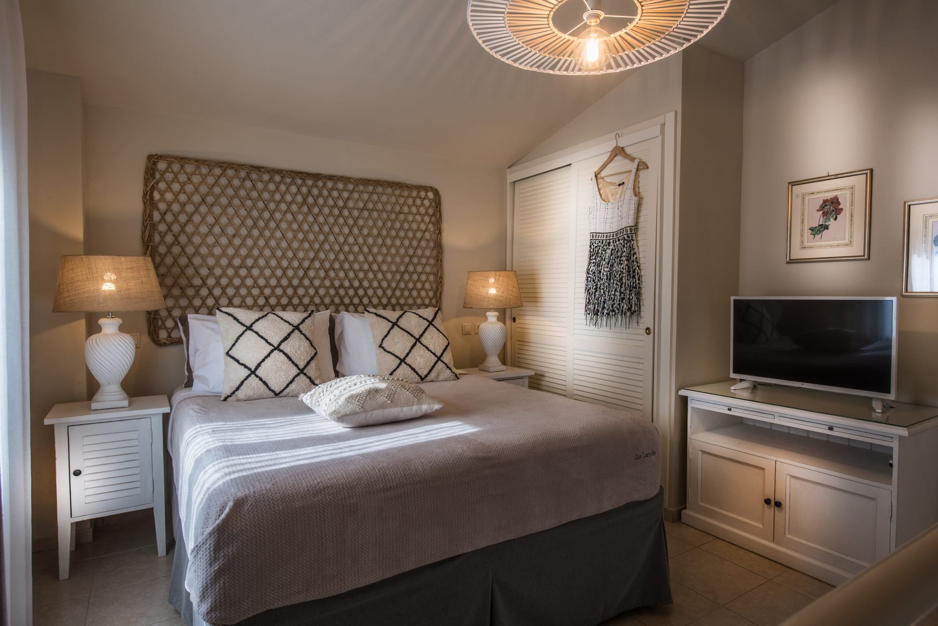 Grand Family Suite (two Connecting rooms for 6 persons)
