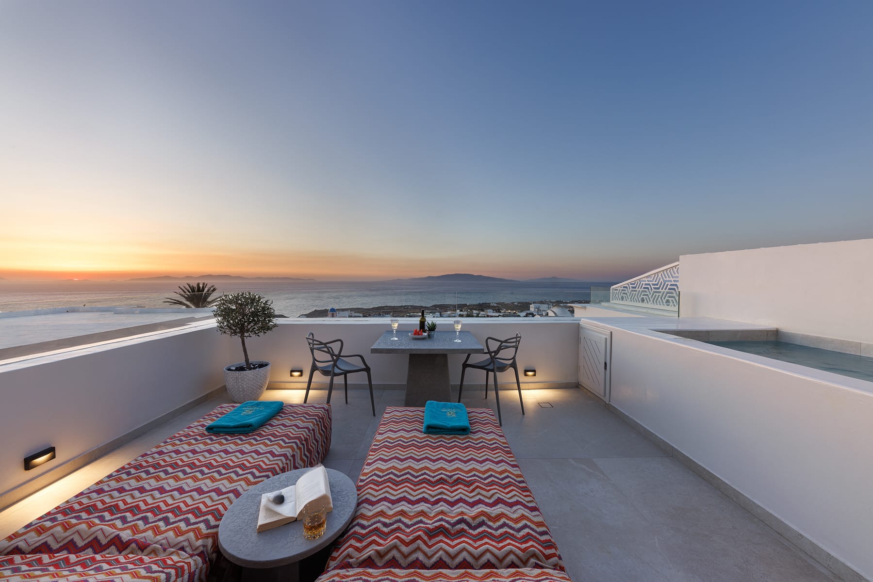 La Madeleine Oia Suites & Caves - HONEY - 11