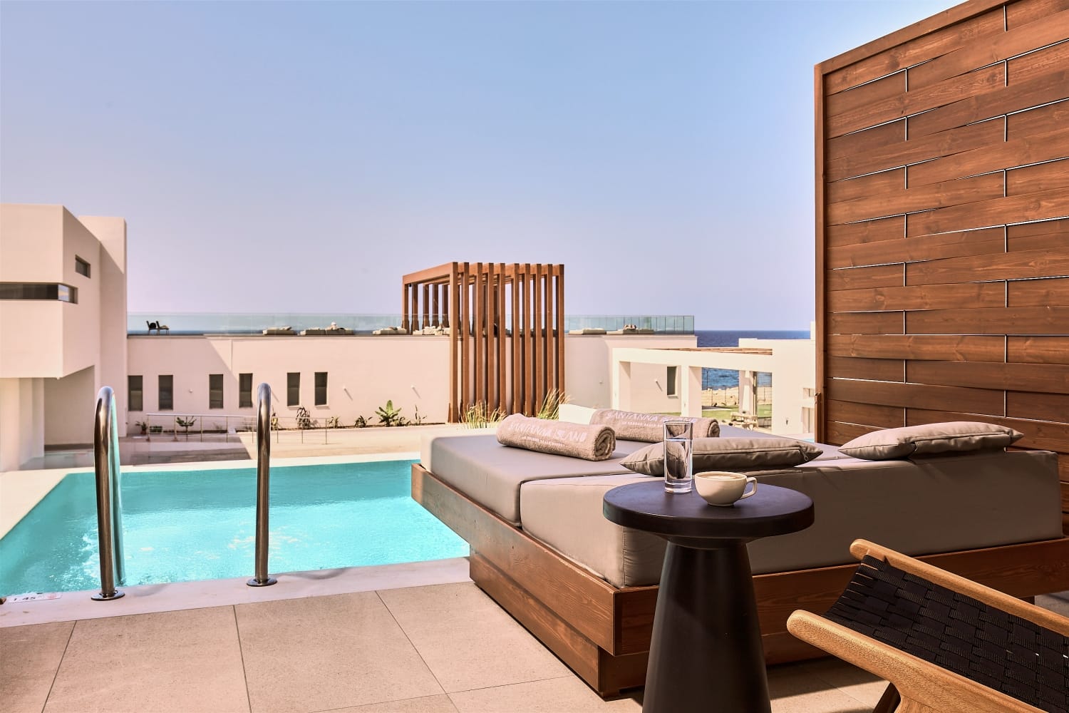 Superior Private Pool Room