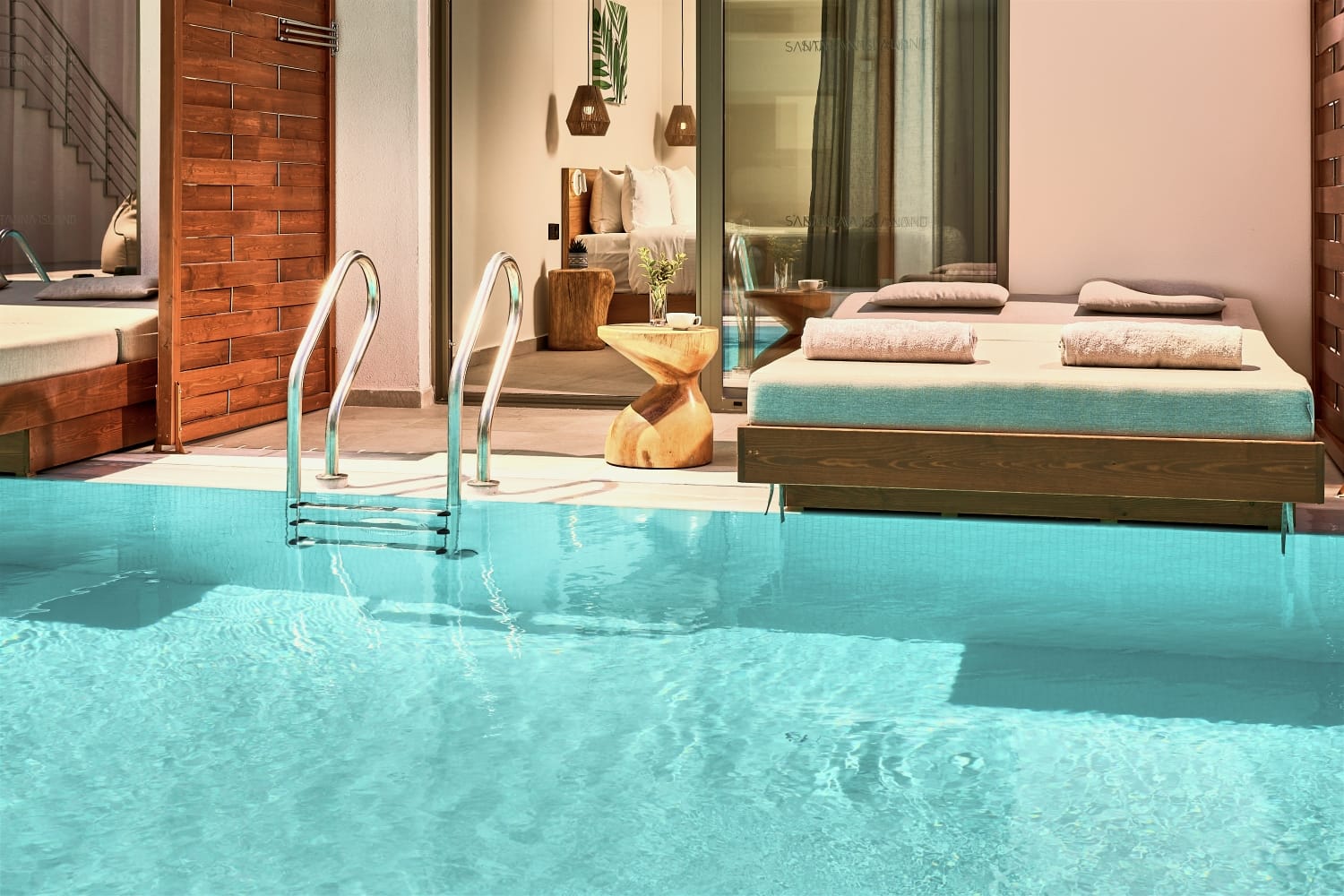 Superior Swim Up Room