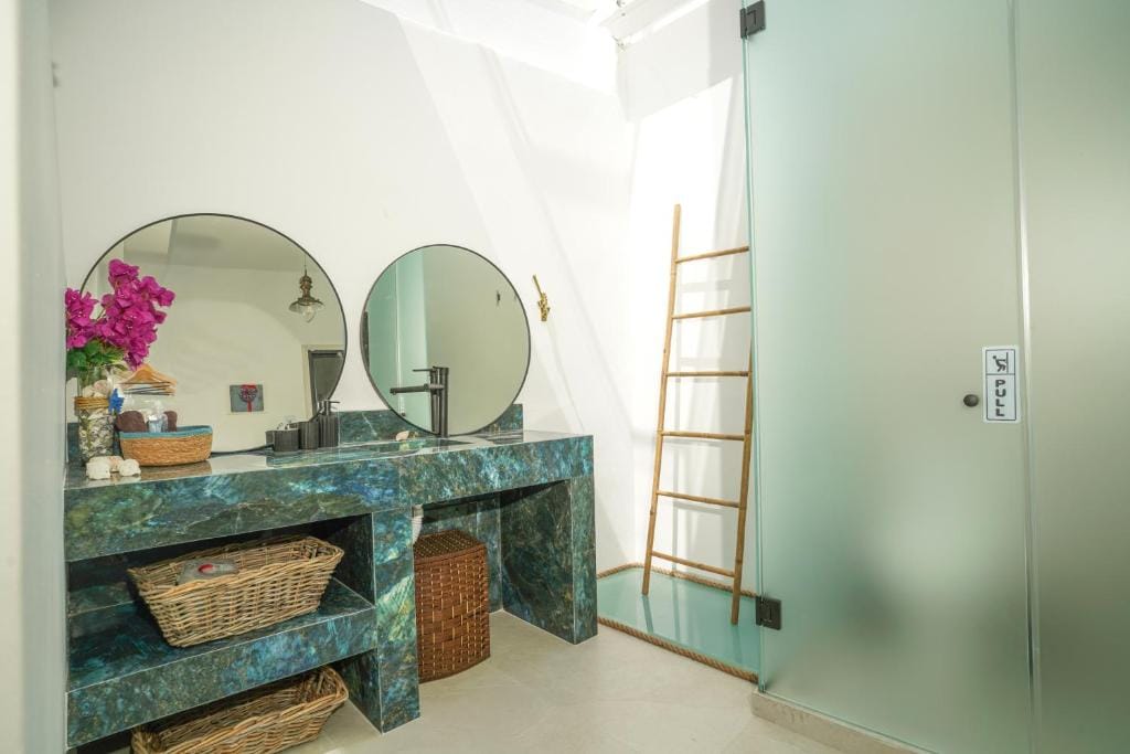 Seabed Suites - SBJ1 - 10