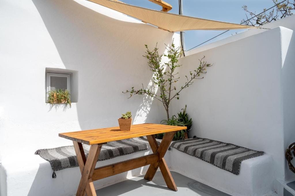 Cave Villa with Shared Plunge Pool – Samarina