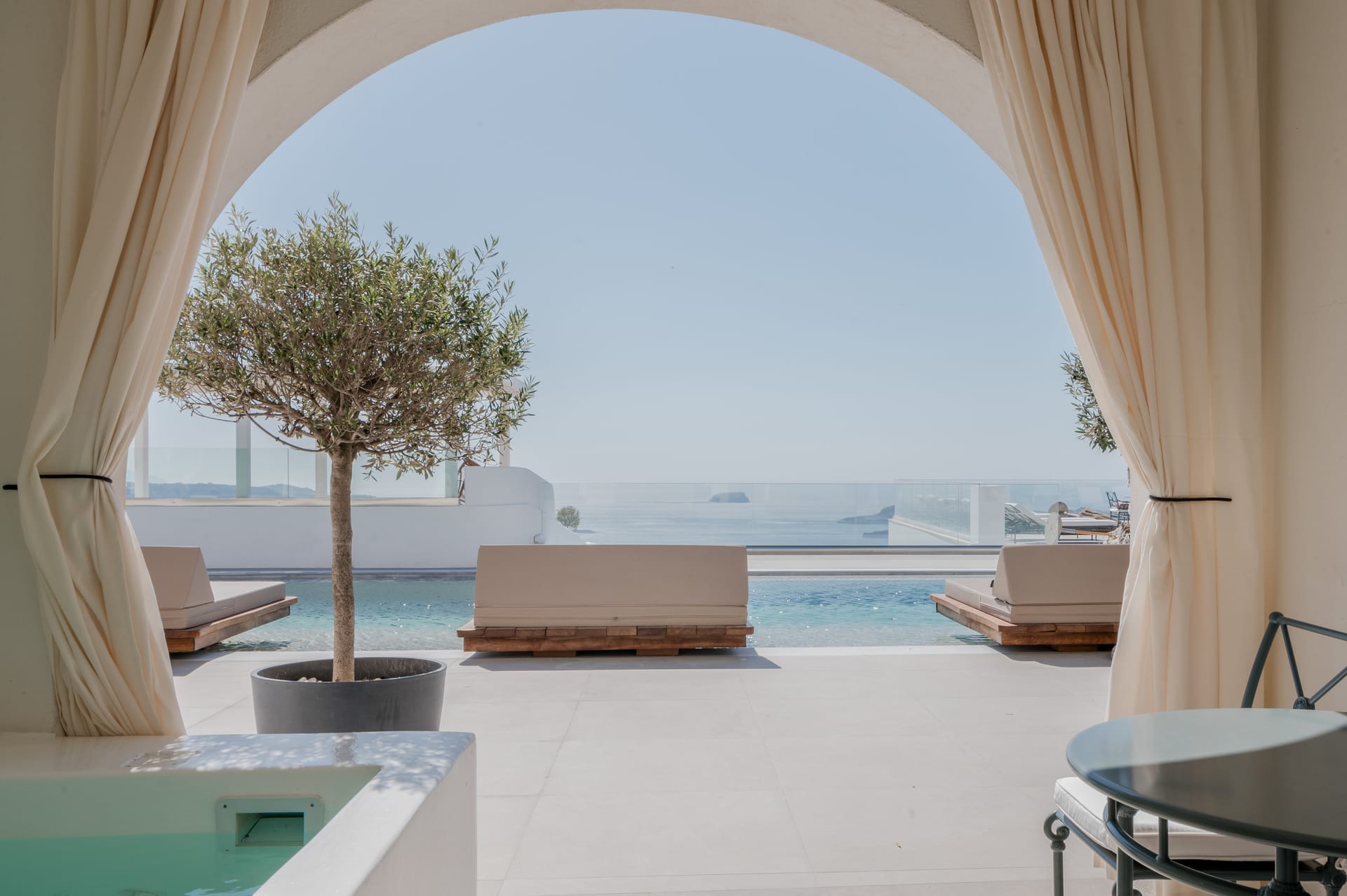 Superior Double with Hot Tub and Caldera View