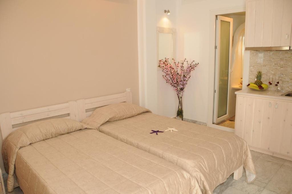 Studio (2 Adults)