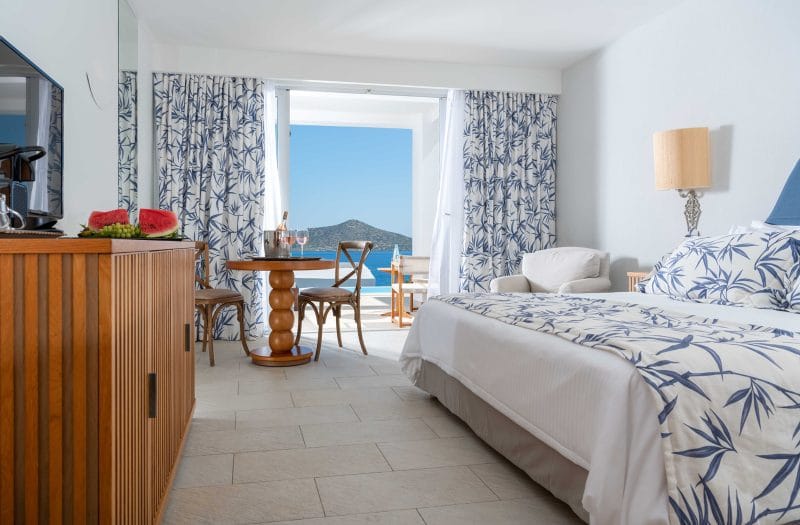 Mythica Maisonette with Sharing Pool – Sea View