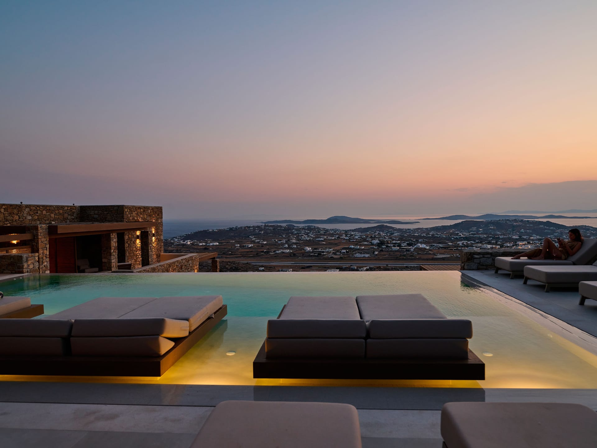 Kounoupas Complex by Mykonos Rocks - CRYSTA - 2
