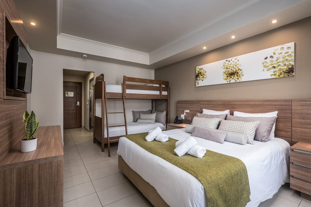 Double Room with Bunk Bed