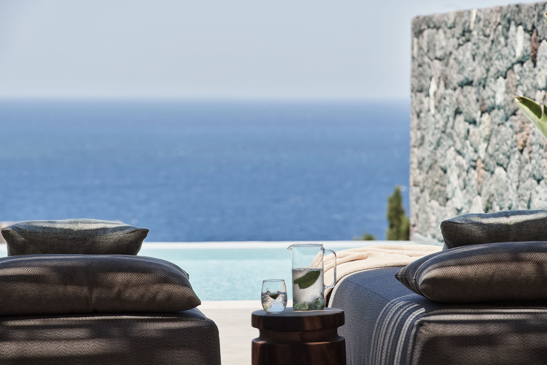 Pool Suite