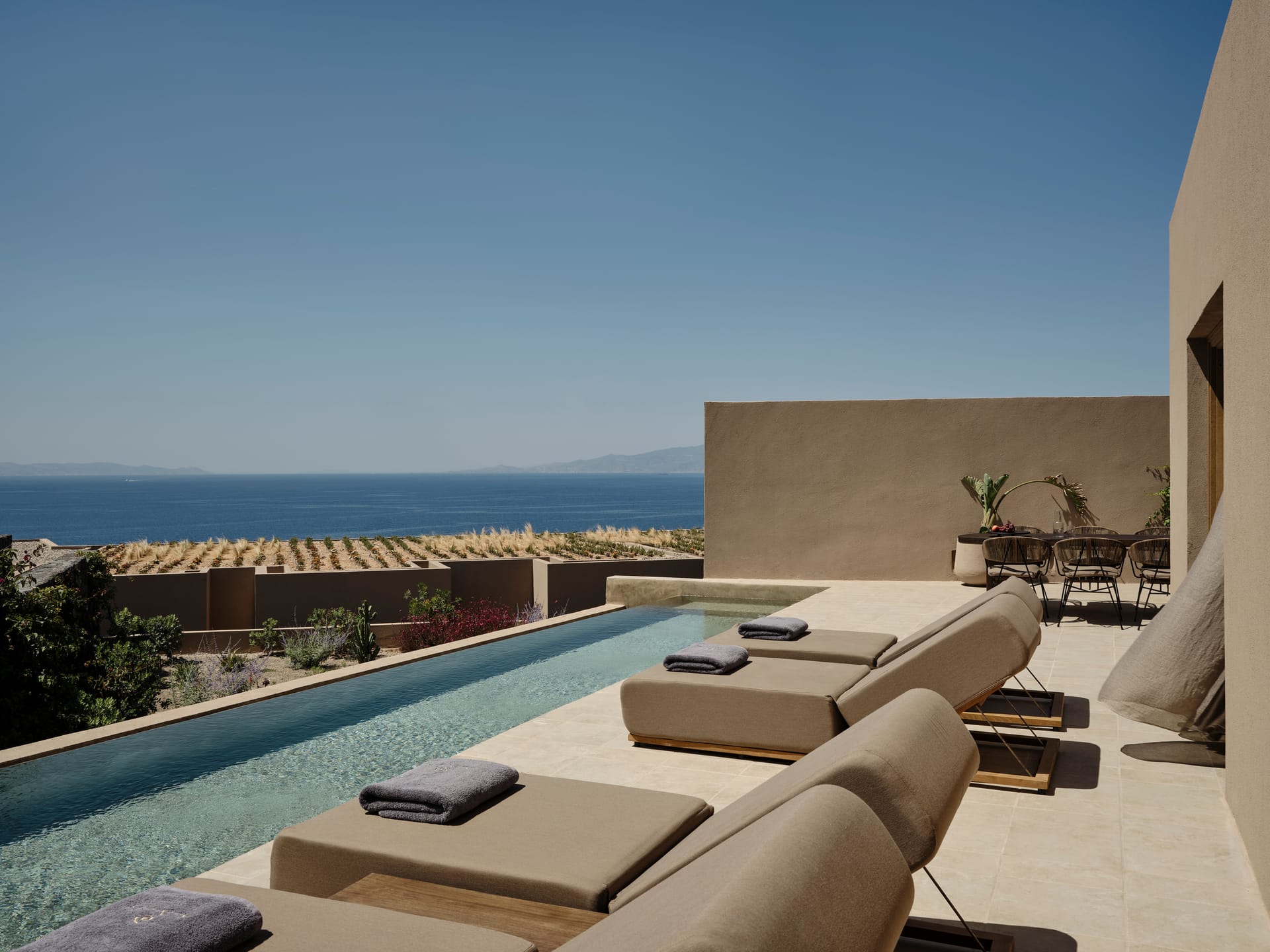 Three Bedroom Villa with Infinity Pool