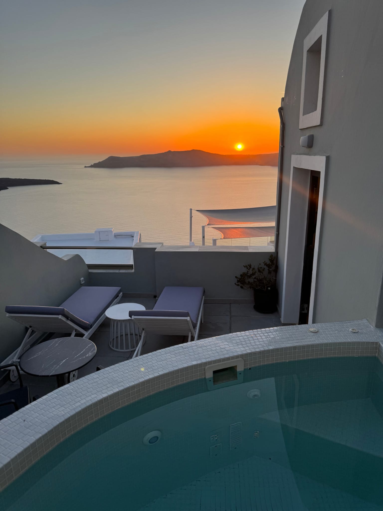 Superior Suite with Hot Tub and Caldera View