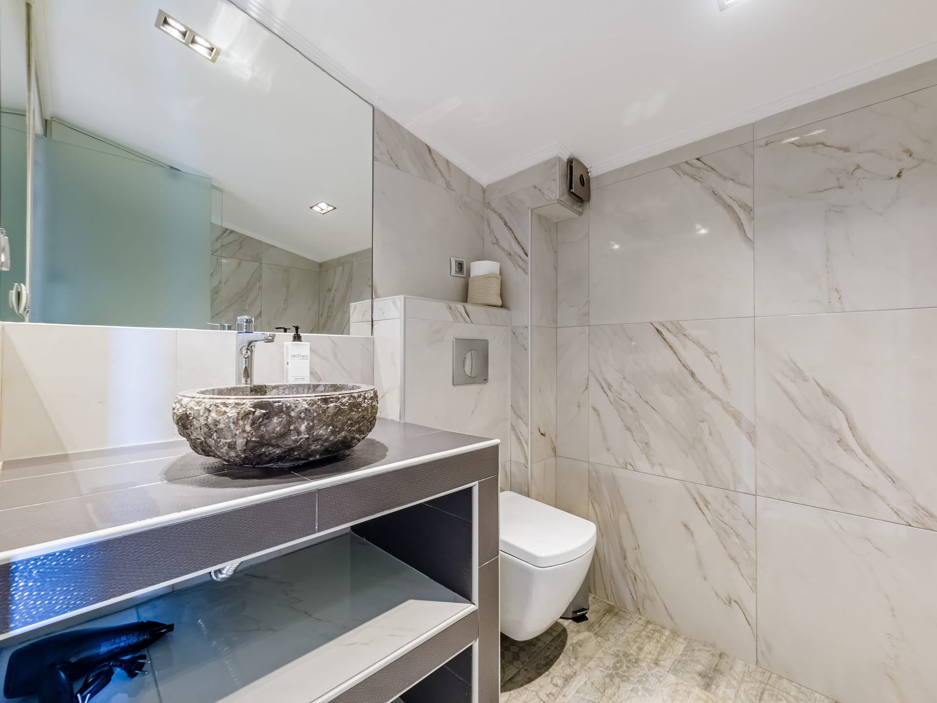 Alpha Luxury Suites - STDBL - 10