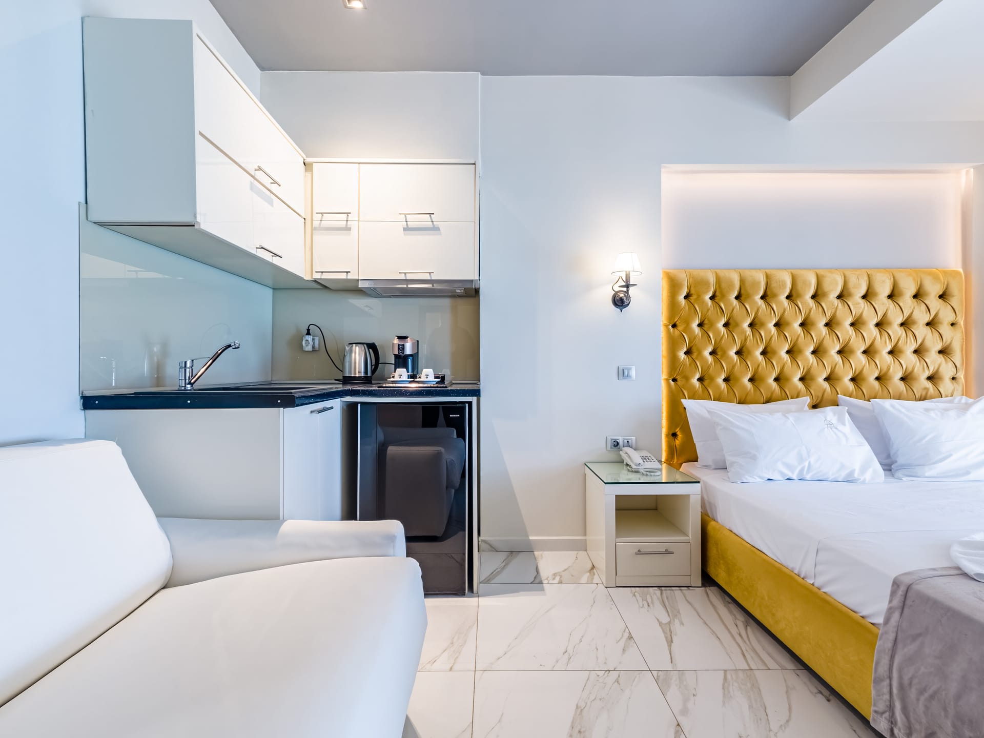 Alpha Luxury Suites - STSUI - 4