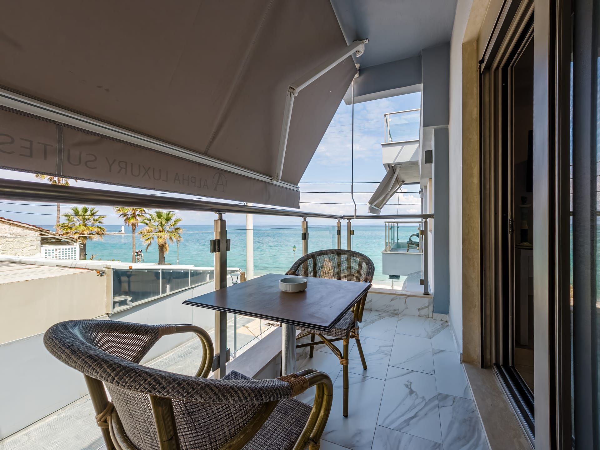 Alpha Luxury Suites - STSUI - 6
