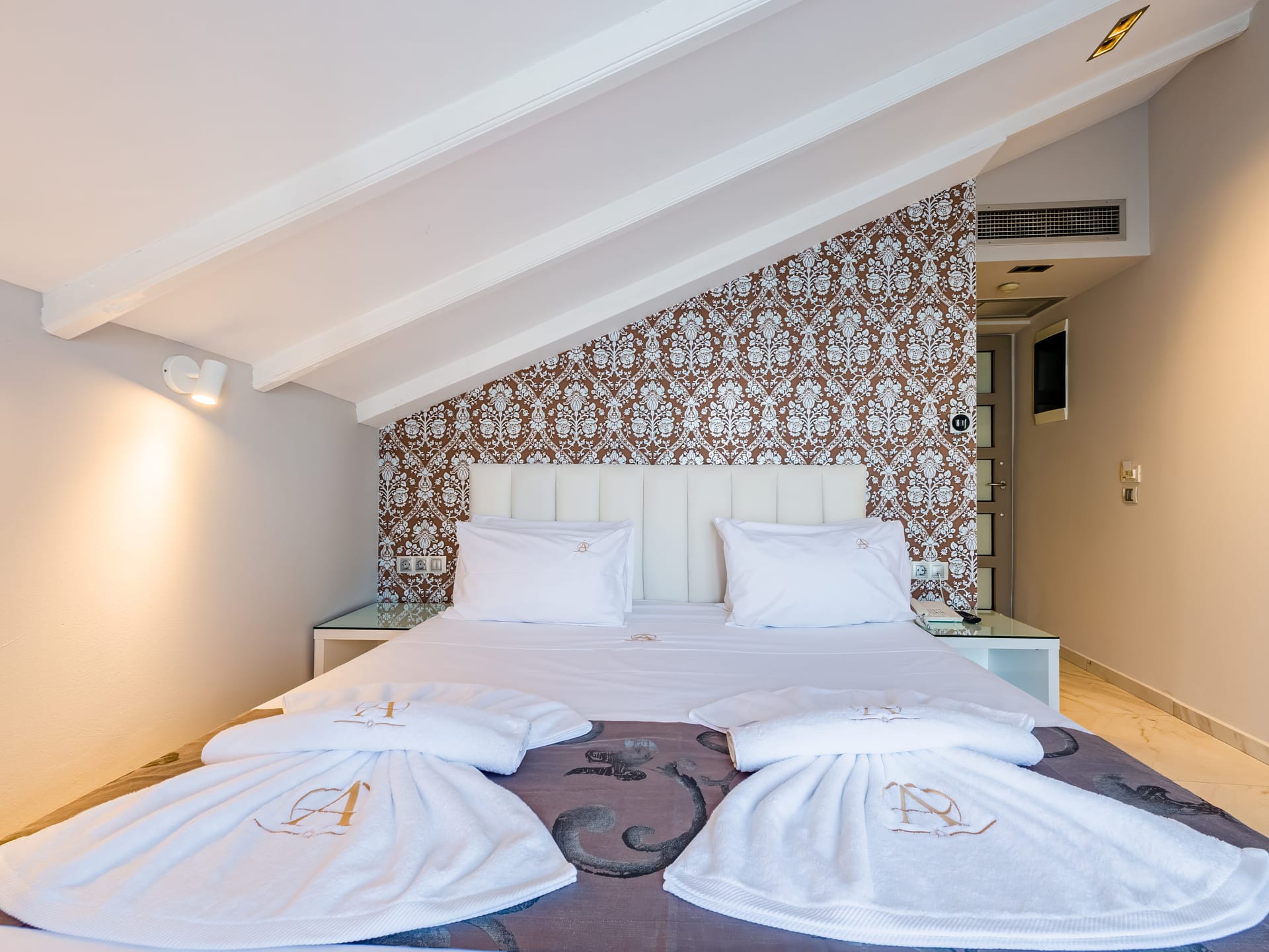 Alpha Luxury Suites - STSUI - 10