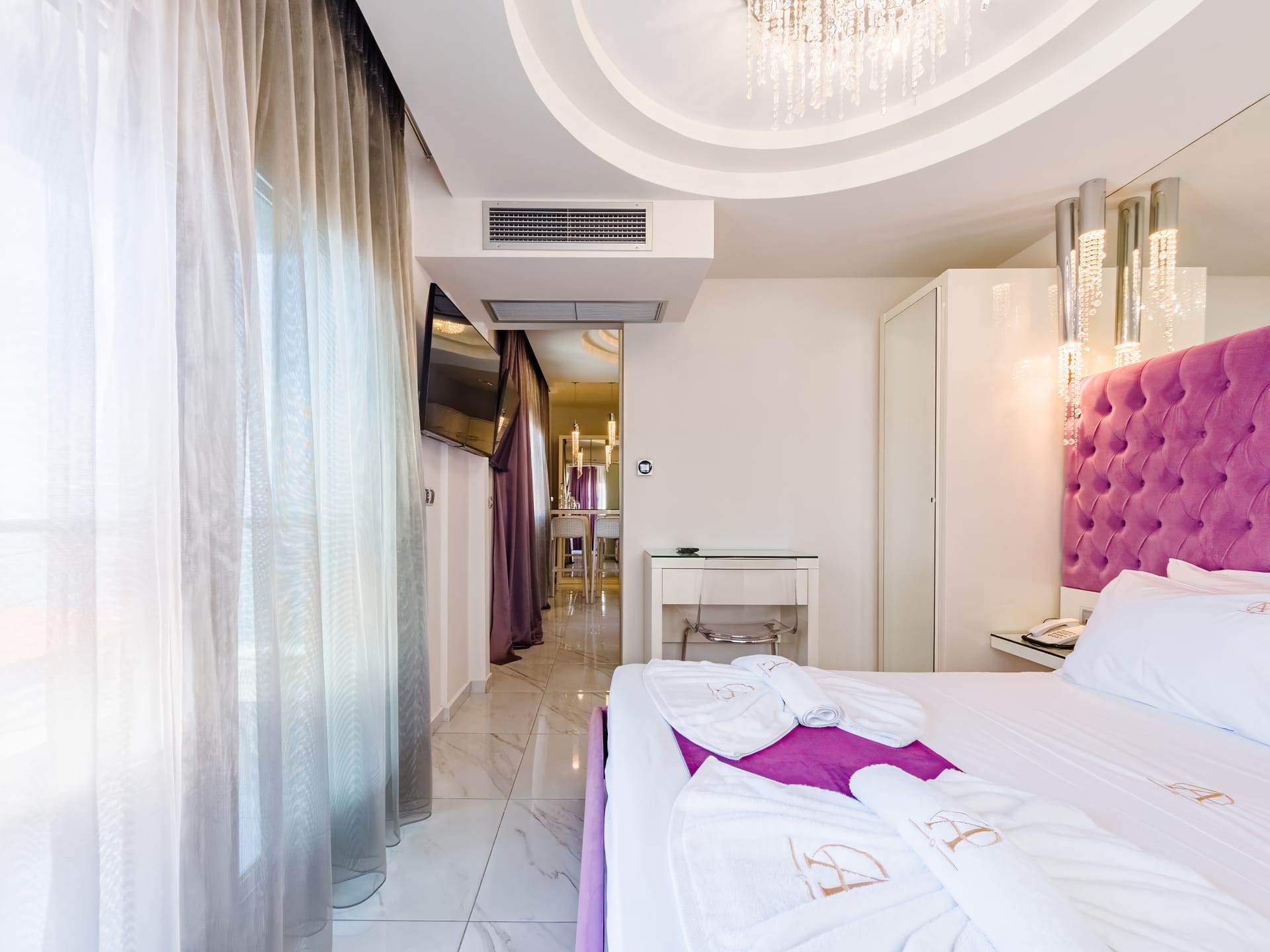 Alpha Luxury Suites - JSUI - 6