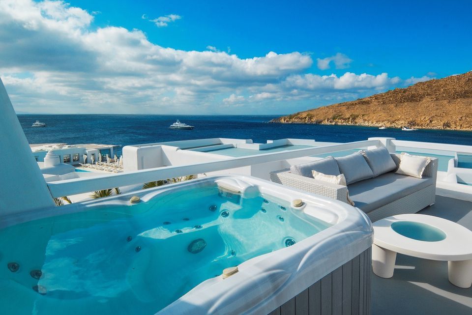 Outdoor Jacuzzi Classic Room