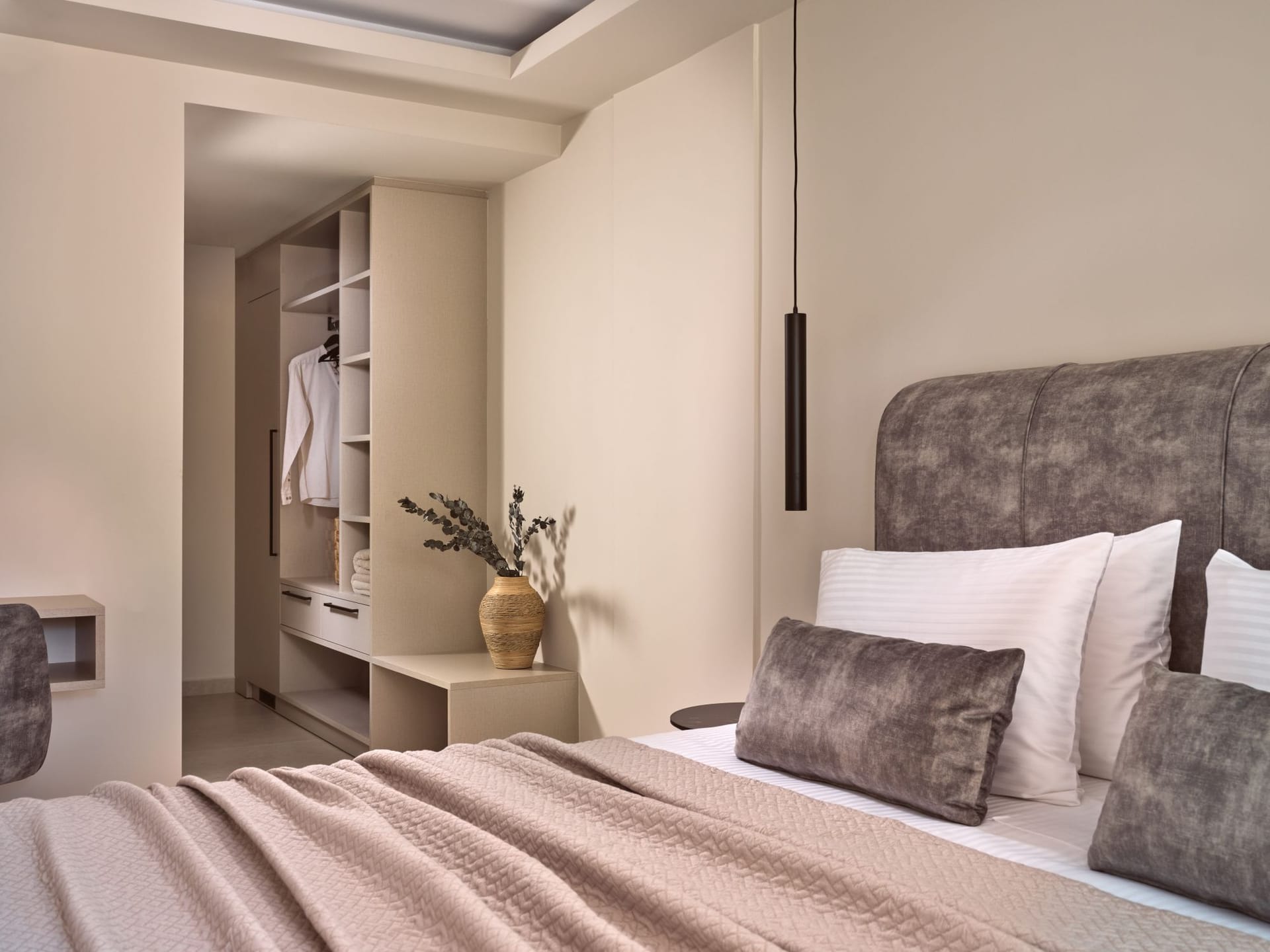 SUITE 4