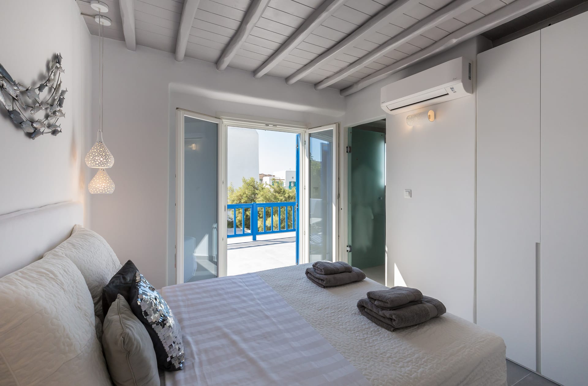 Mykonos Best - ILIANA - 26