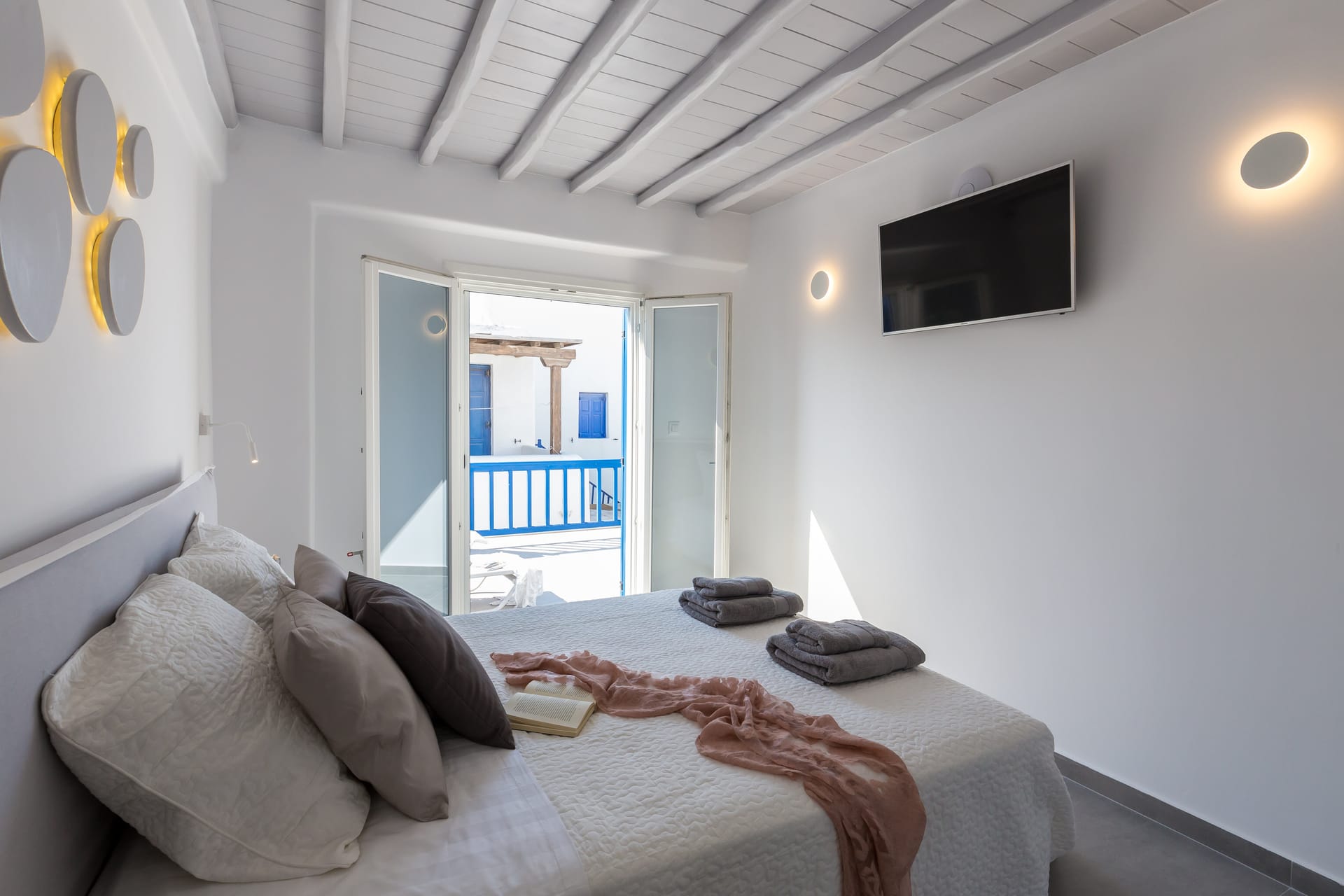 Mykonos Best - ILIANA - 35