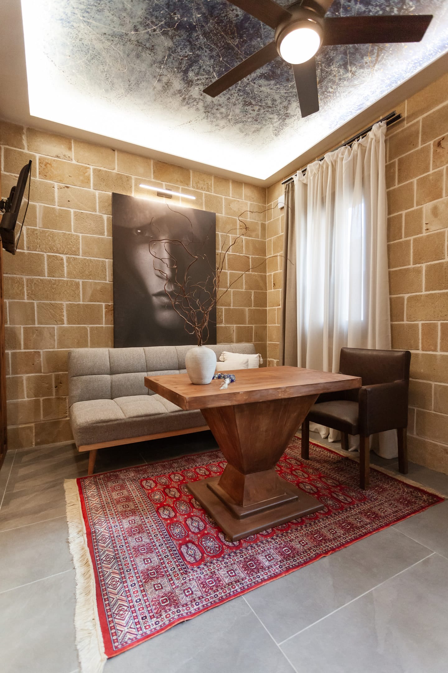 Utopia Luxury Suites  | Old Town - QST - 2
