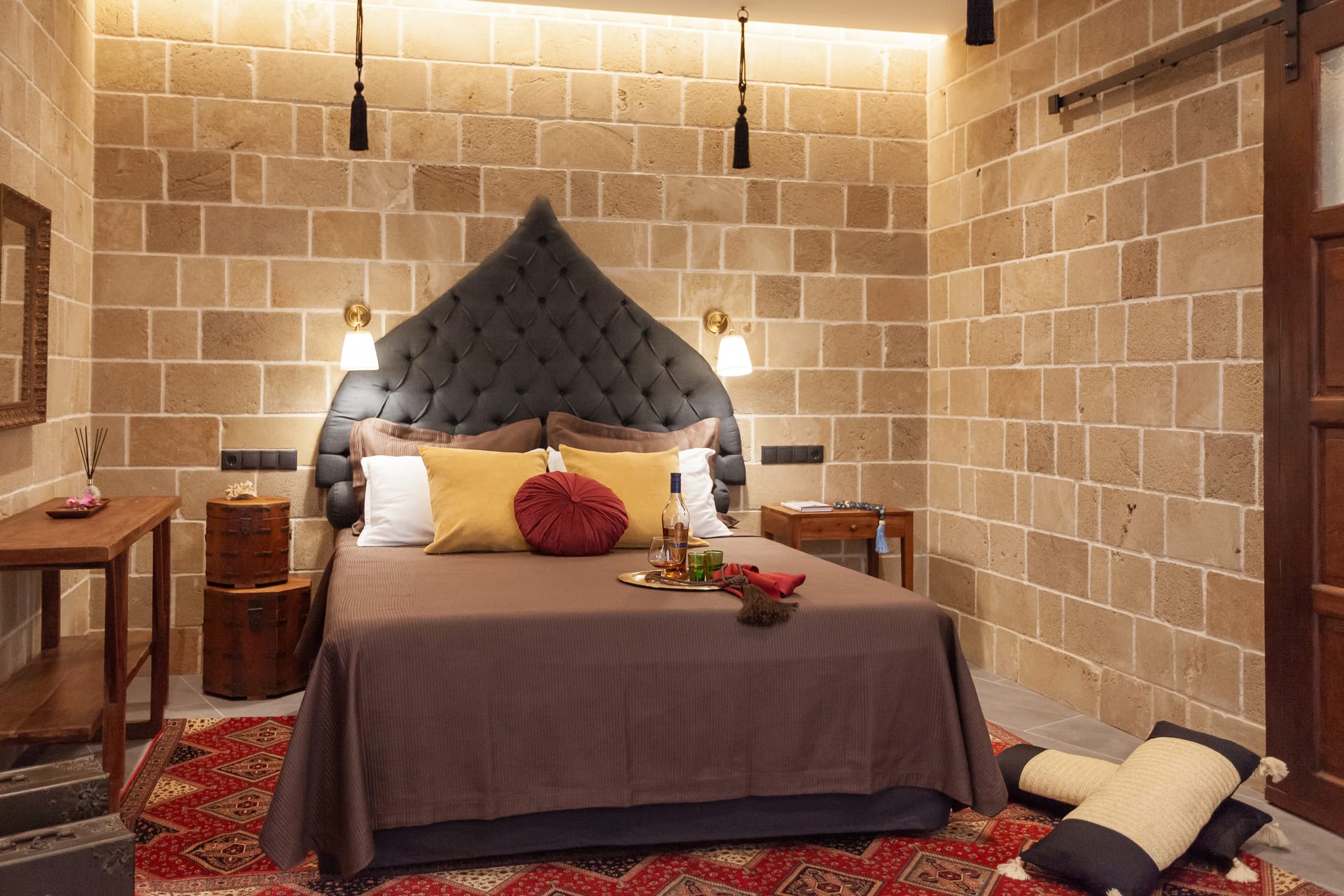 Utopia Luxury Suites  | Old Town - QST - 5