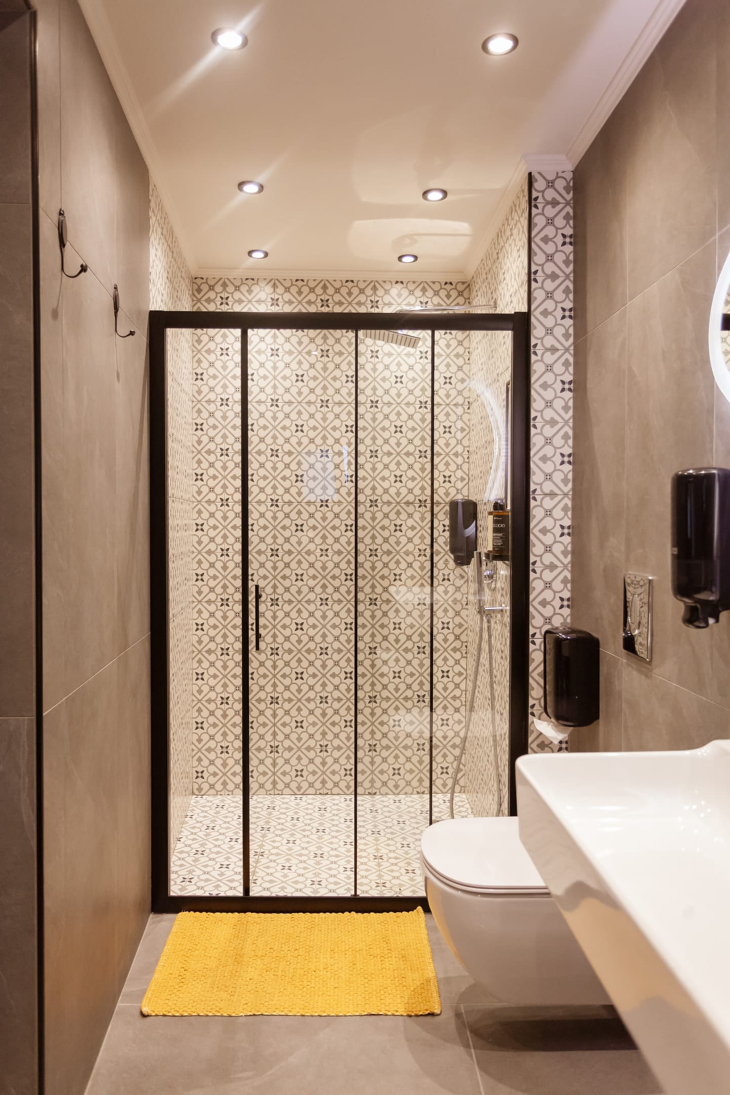 Utopia Luxury Suites  | Old Town - QST - 12