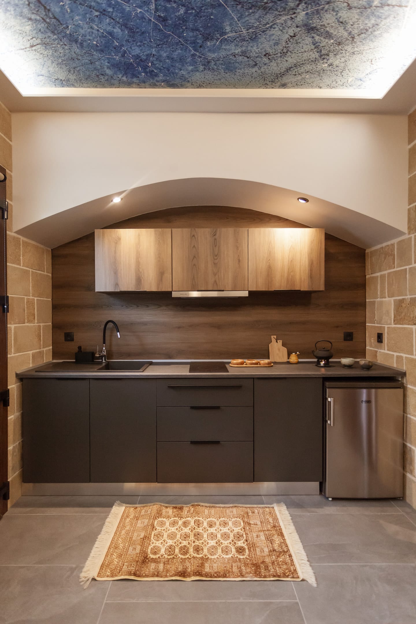 Utopia Luxury Suites  | Old Town - QST - 16