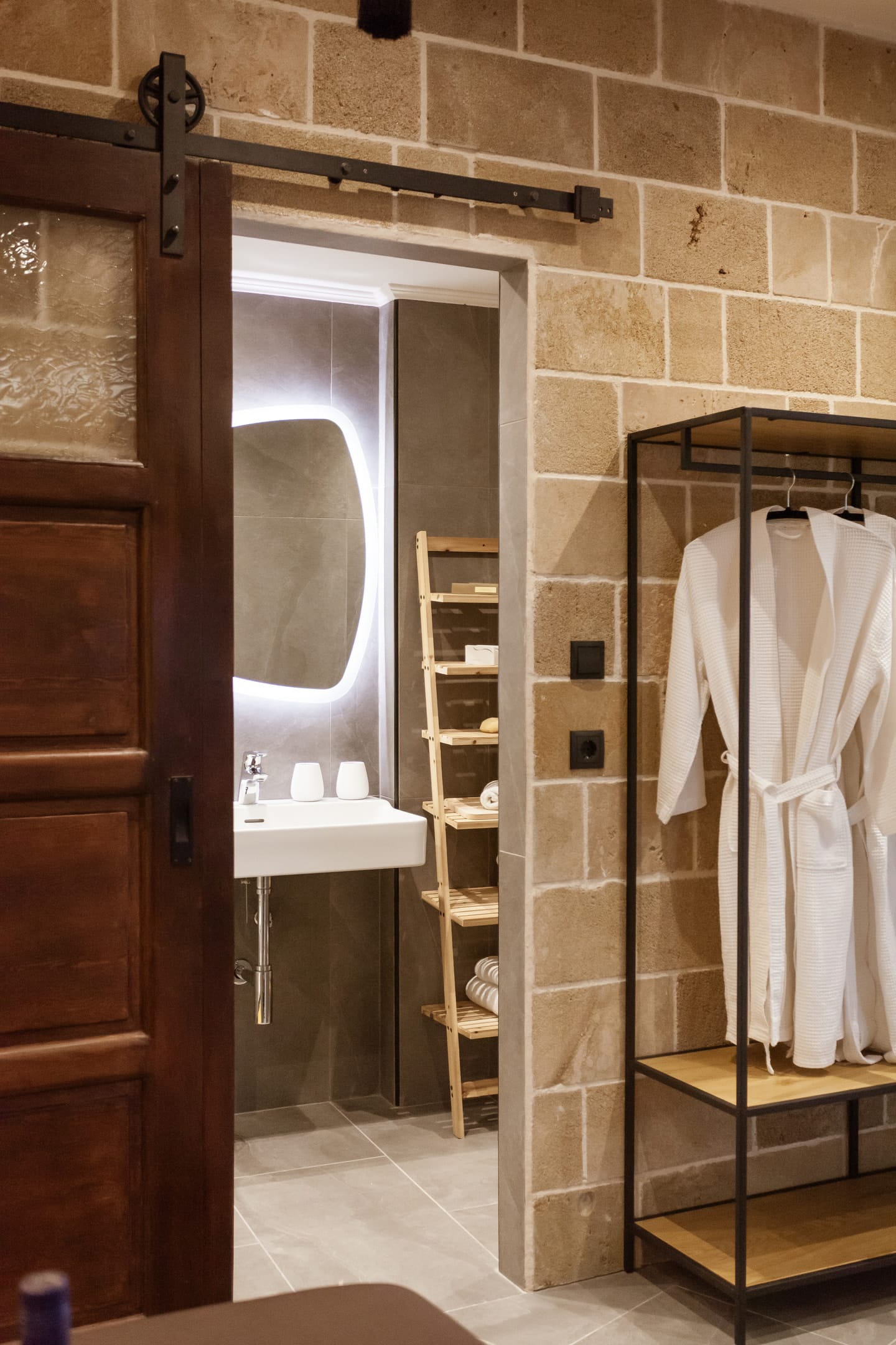 Utopia Luxury Suites  | Old Town - QST - 19