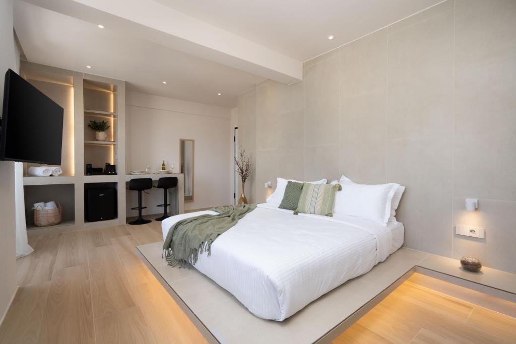 Suite with Private Steam Room