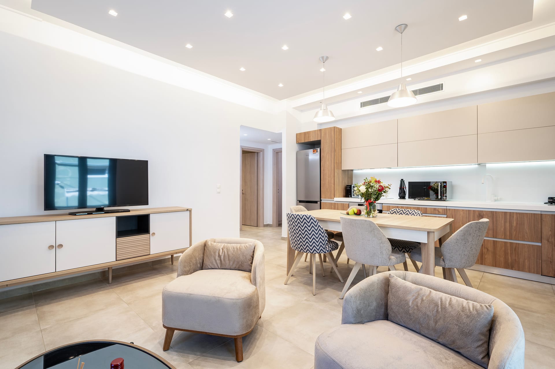 2 Bedrooms Apartment