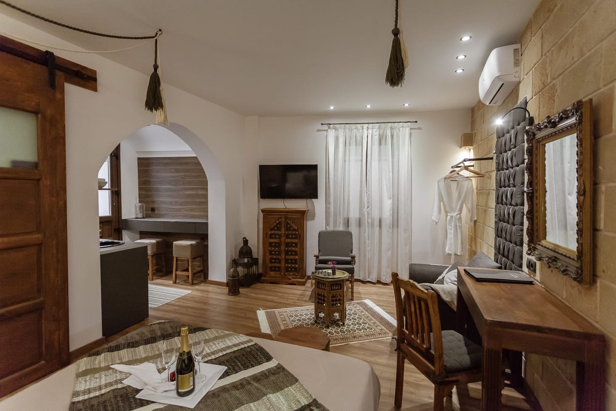 Utopia Luxury Suites  | Old Town - SPP - 8