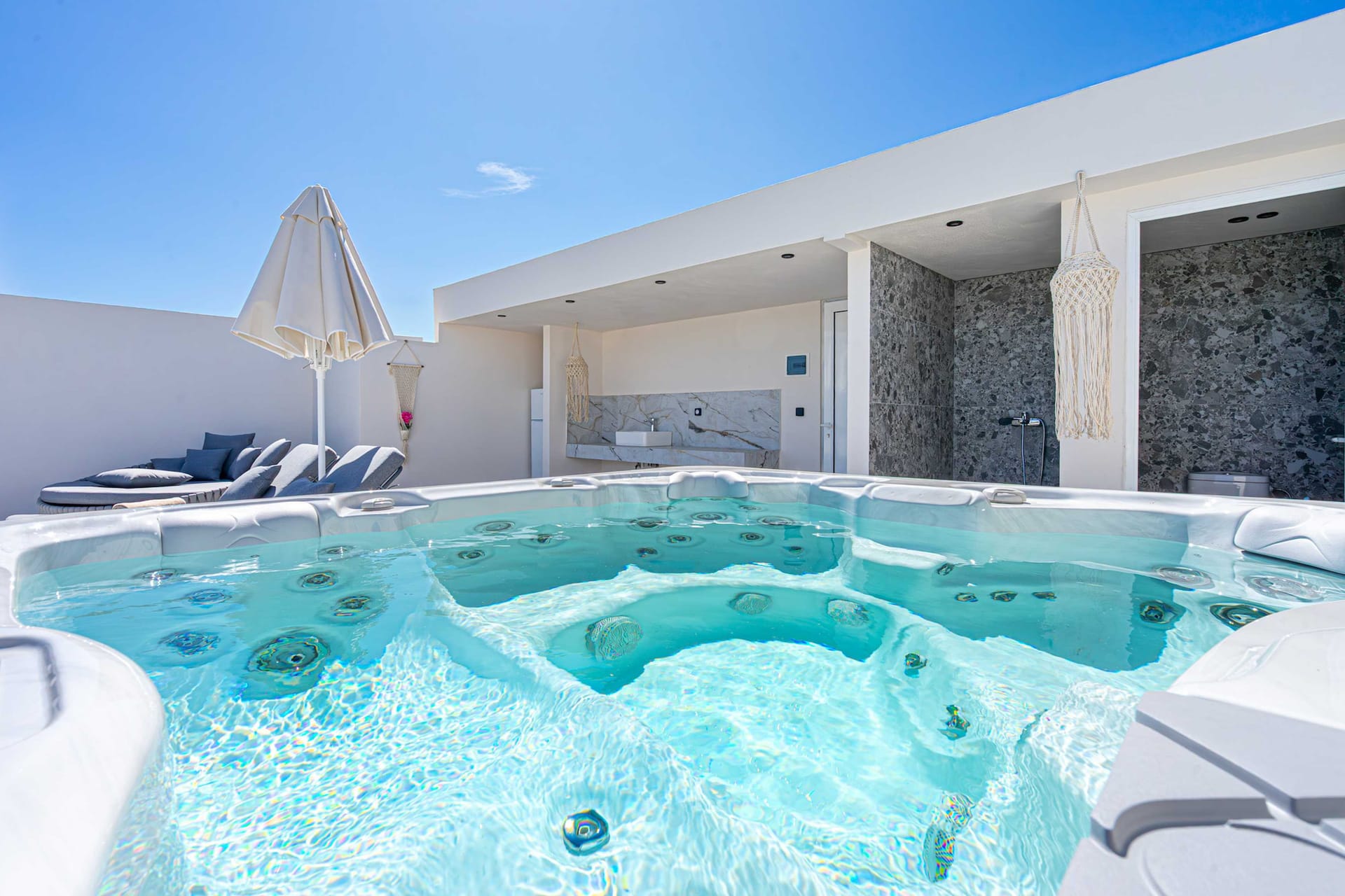 Rooftop Jacuzzi Villa with Sea View
