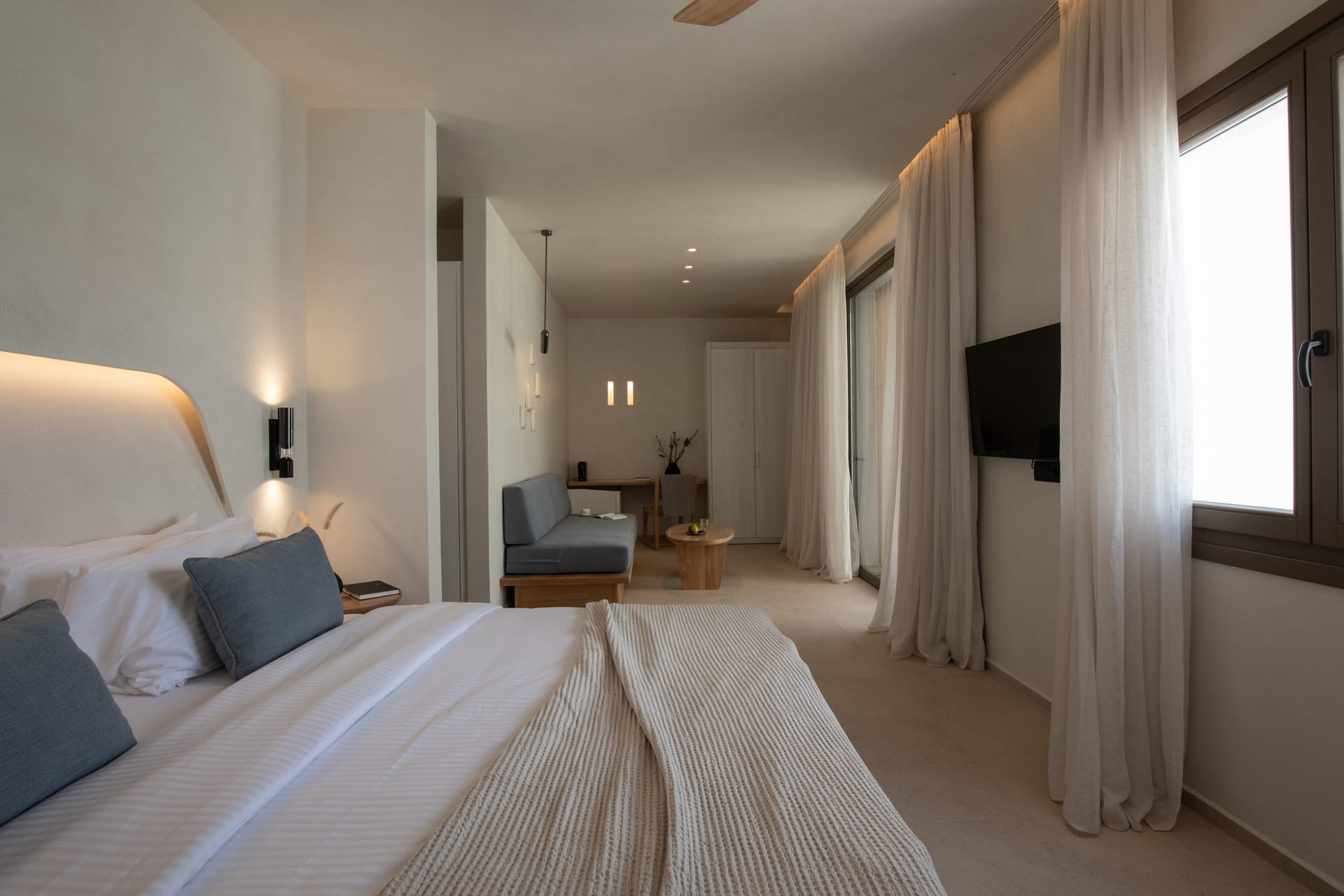 Private Executive Suite with Outdoor jacuzzi
