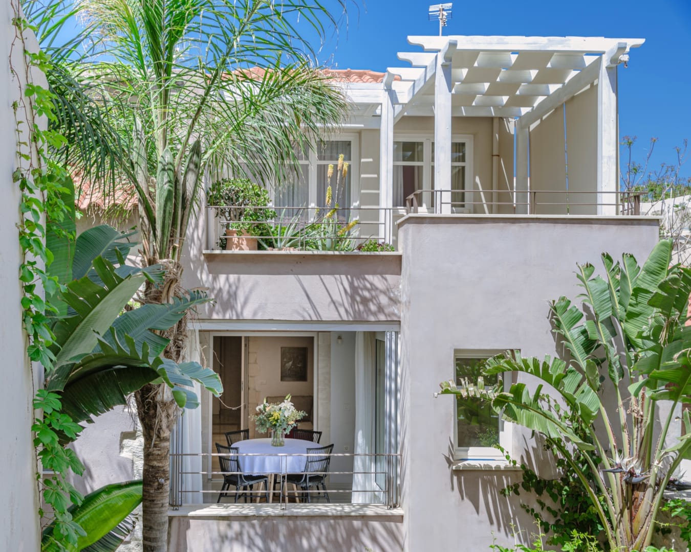 Garden View Residence – located 180m. from the Hotels