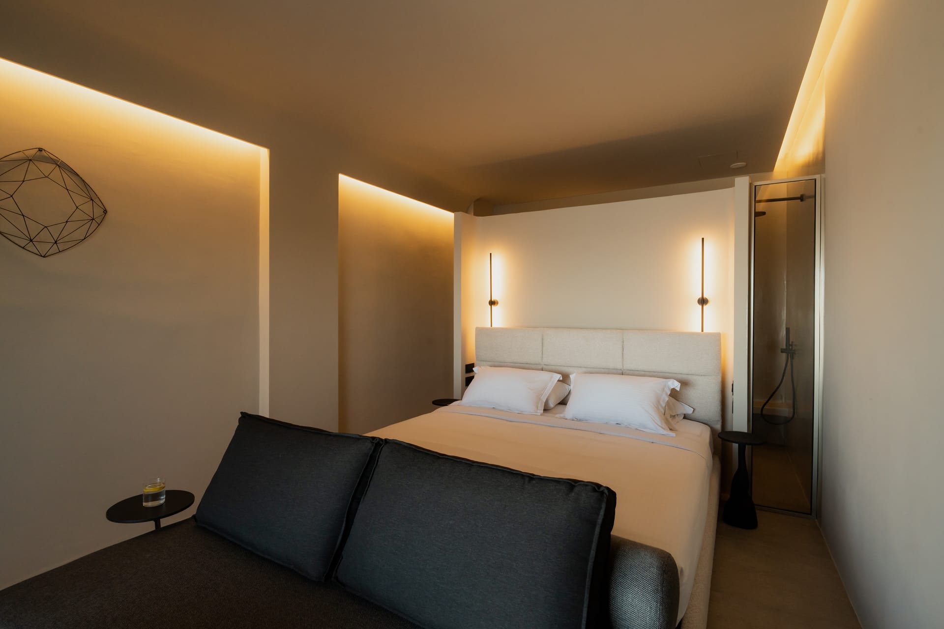 Black Diamond Suites - COSMIC - 4