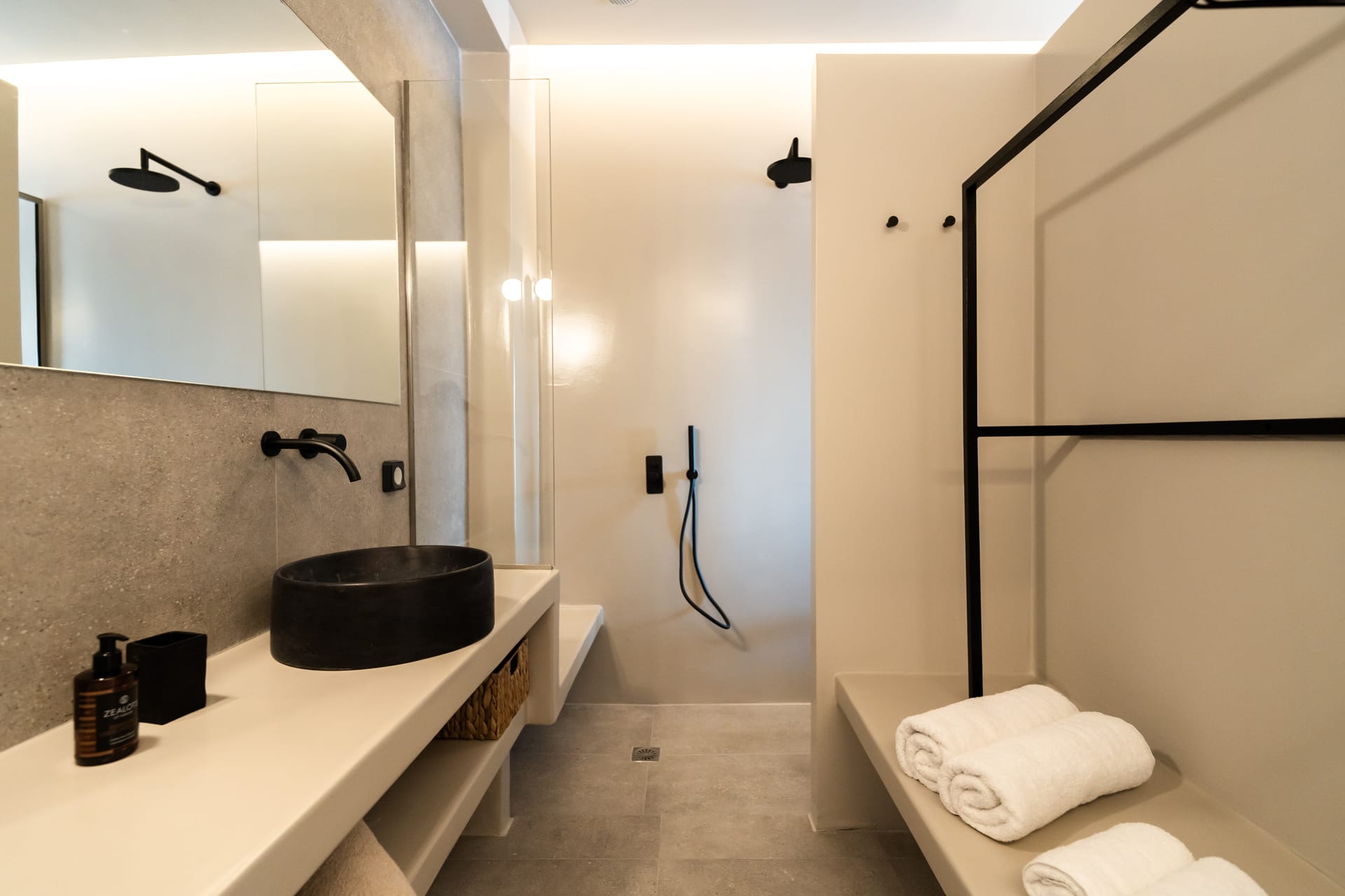 Black Diamond Suites - COSMIC - 5