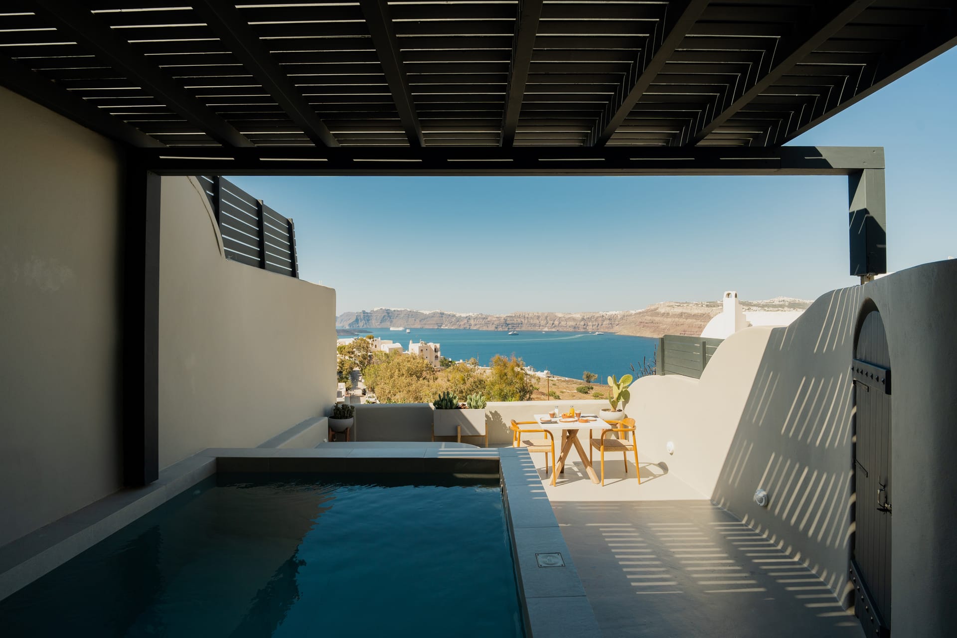 Honeymoon Suite with Private Heated Plunge Pool and Caldera View