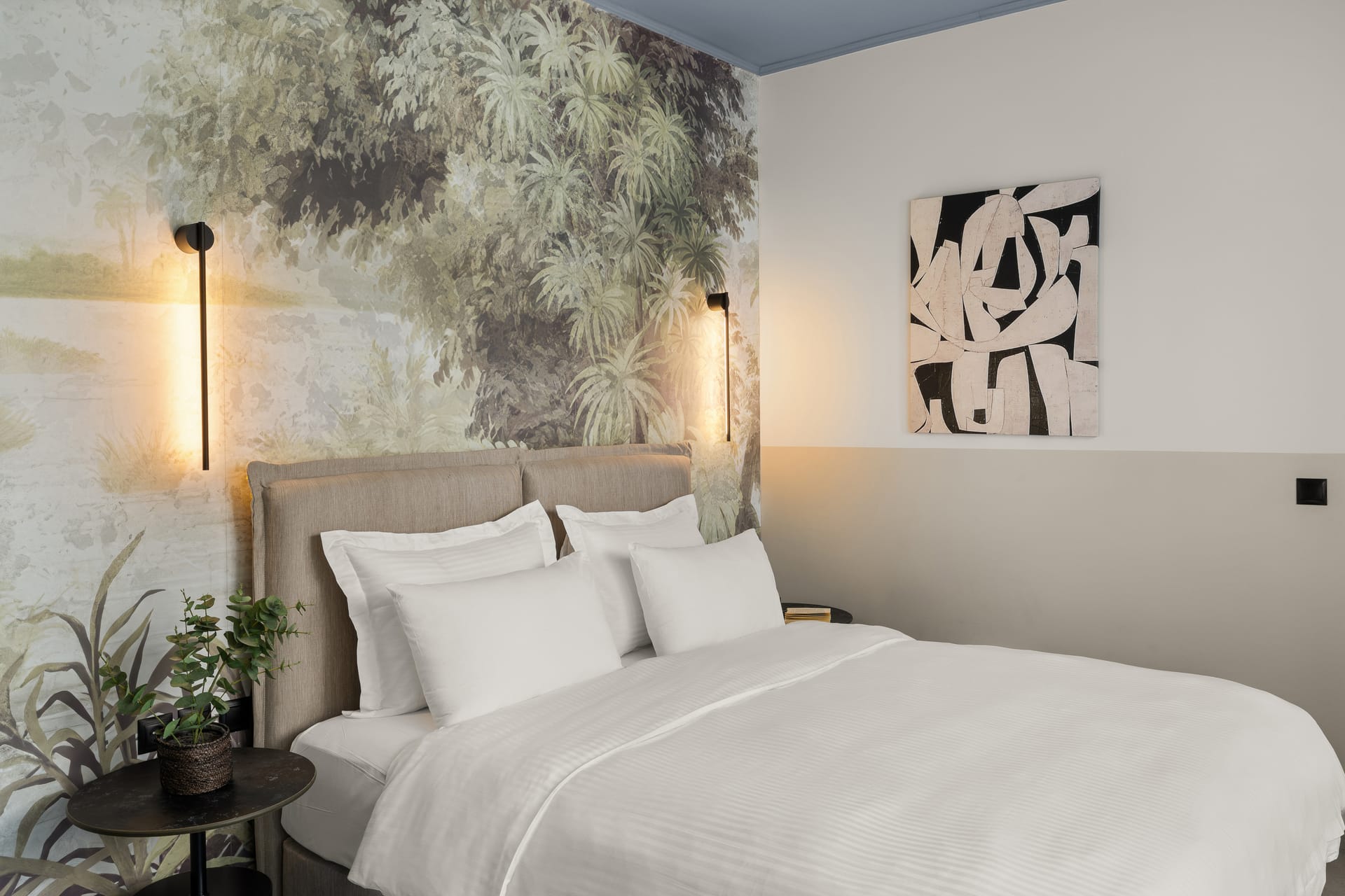 Queen Junior Suite