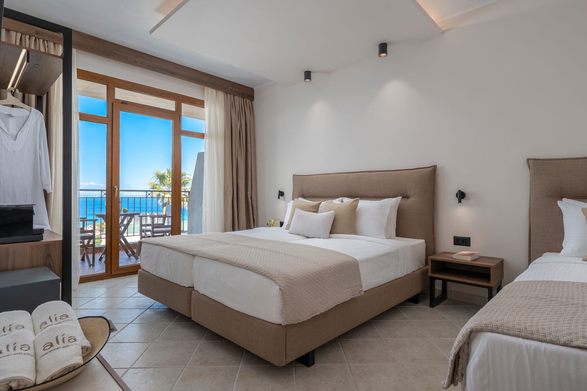 Triple Room with Sea View