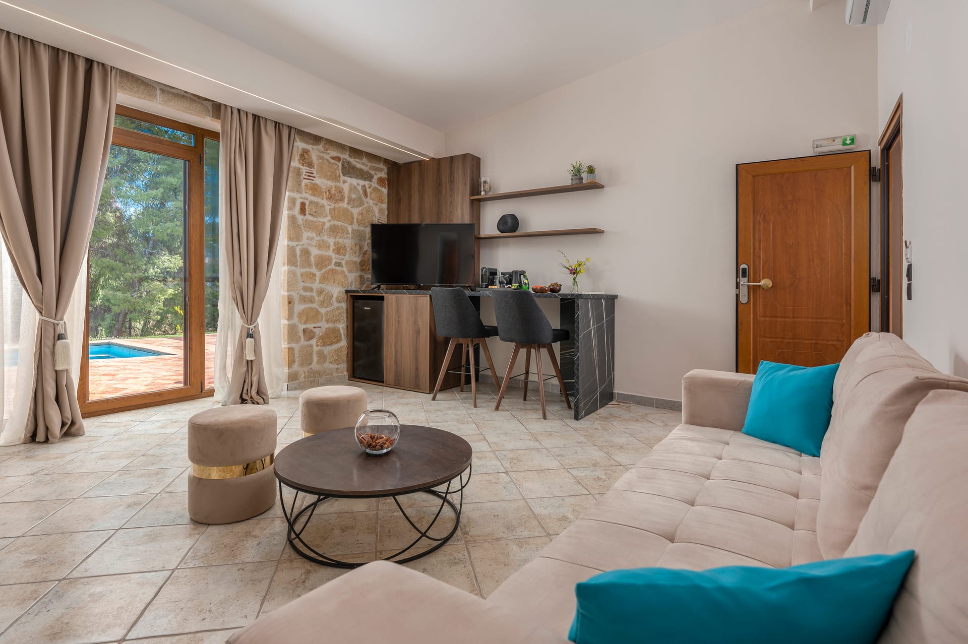 Executive Suite with 2 Bedrooms and  Private Pool
