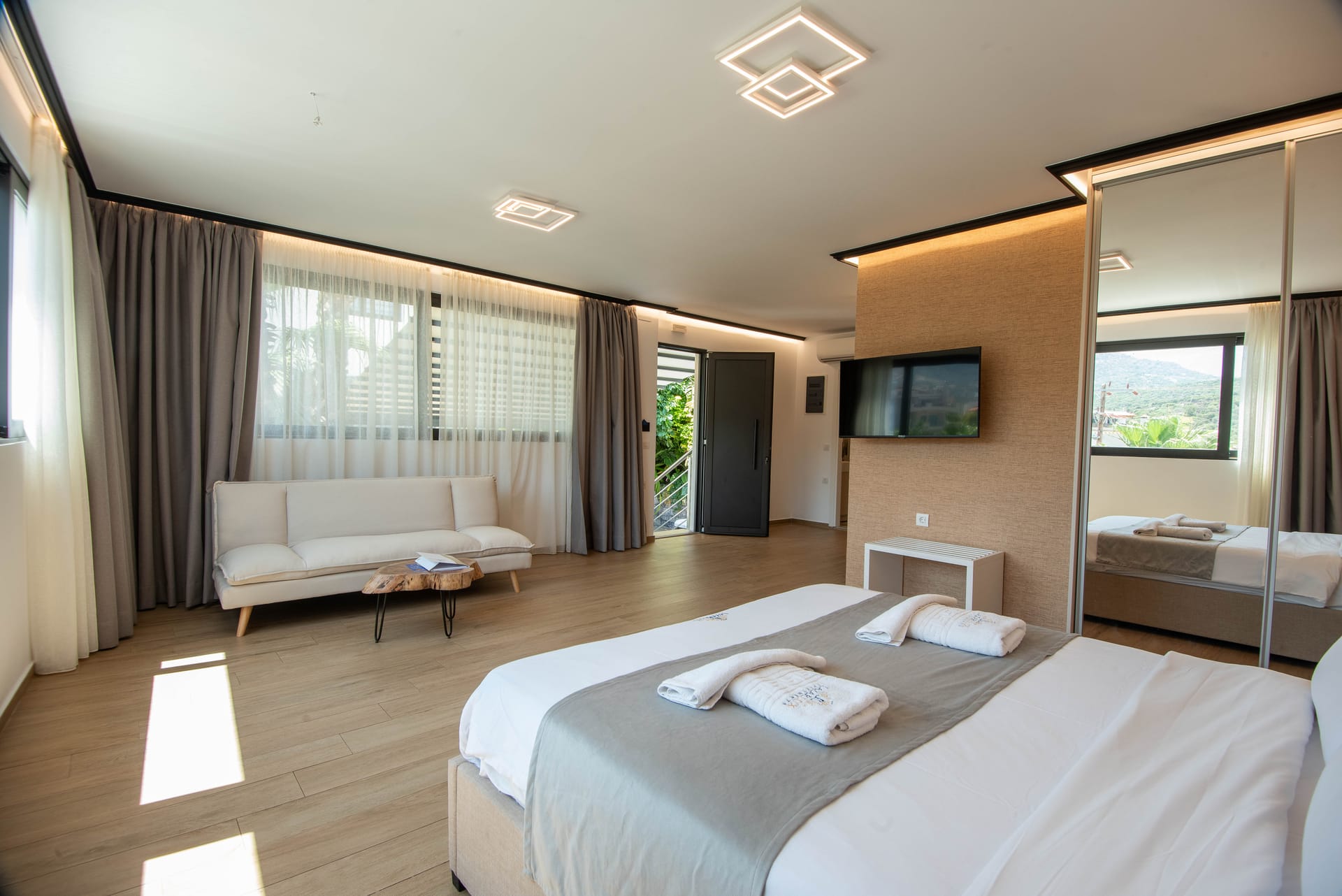 Lazar Lux Suites - JUSUIT - 4