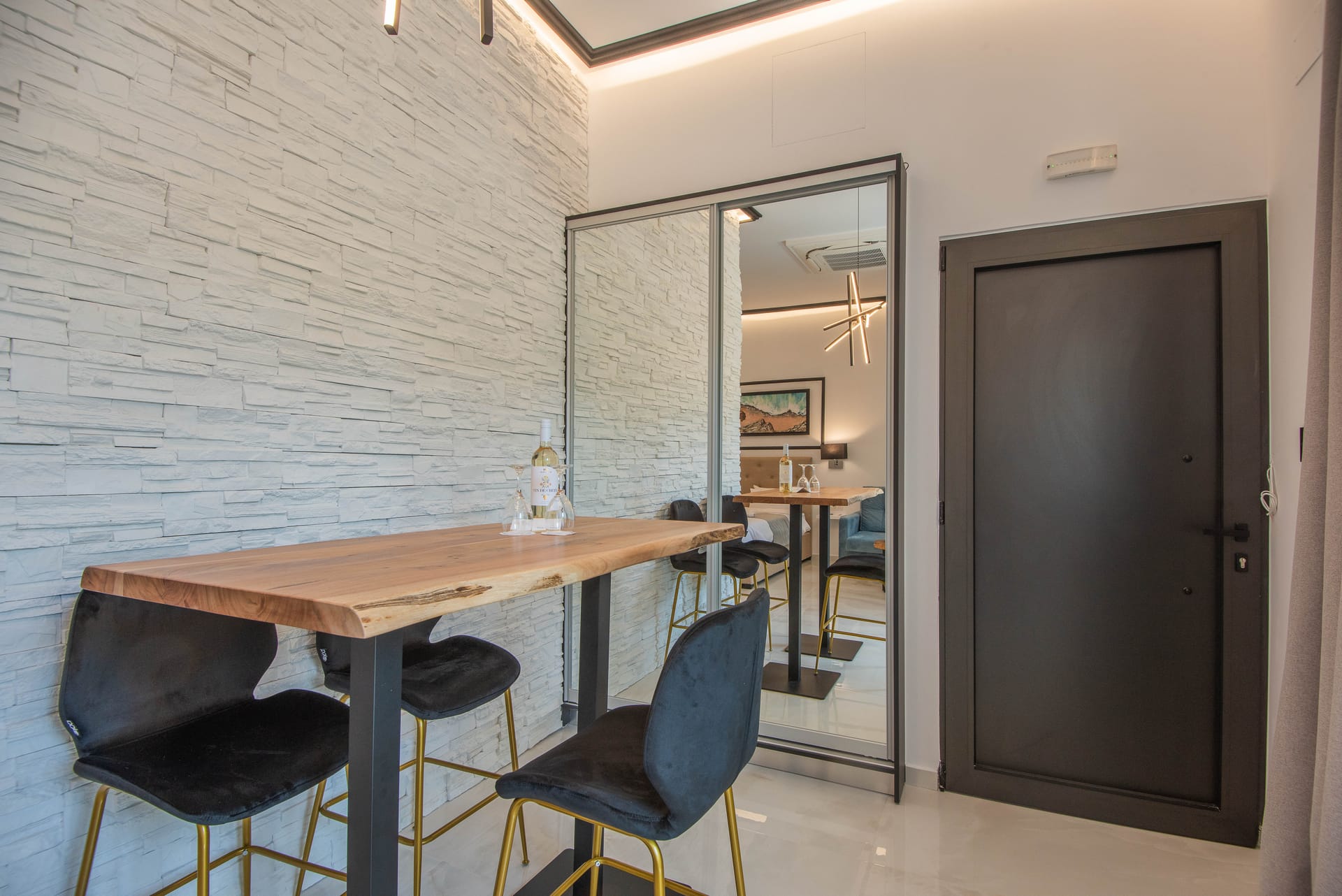 Lazar Lux Suites - JUSUIT - 10