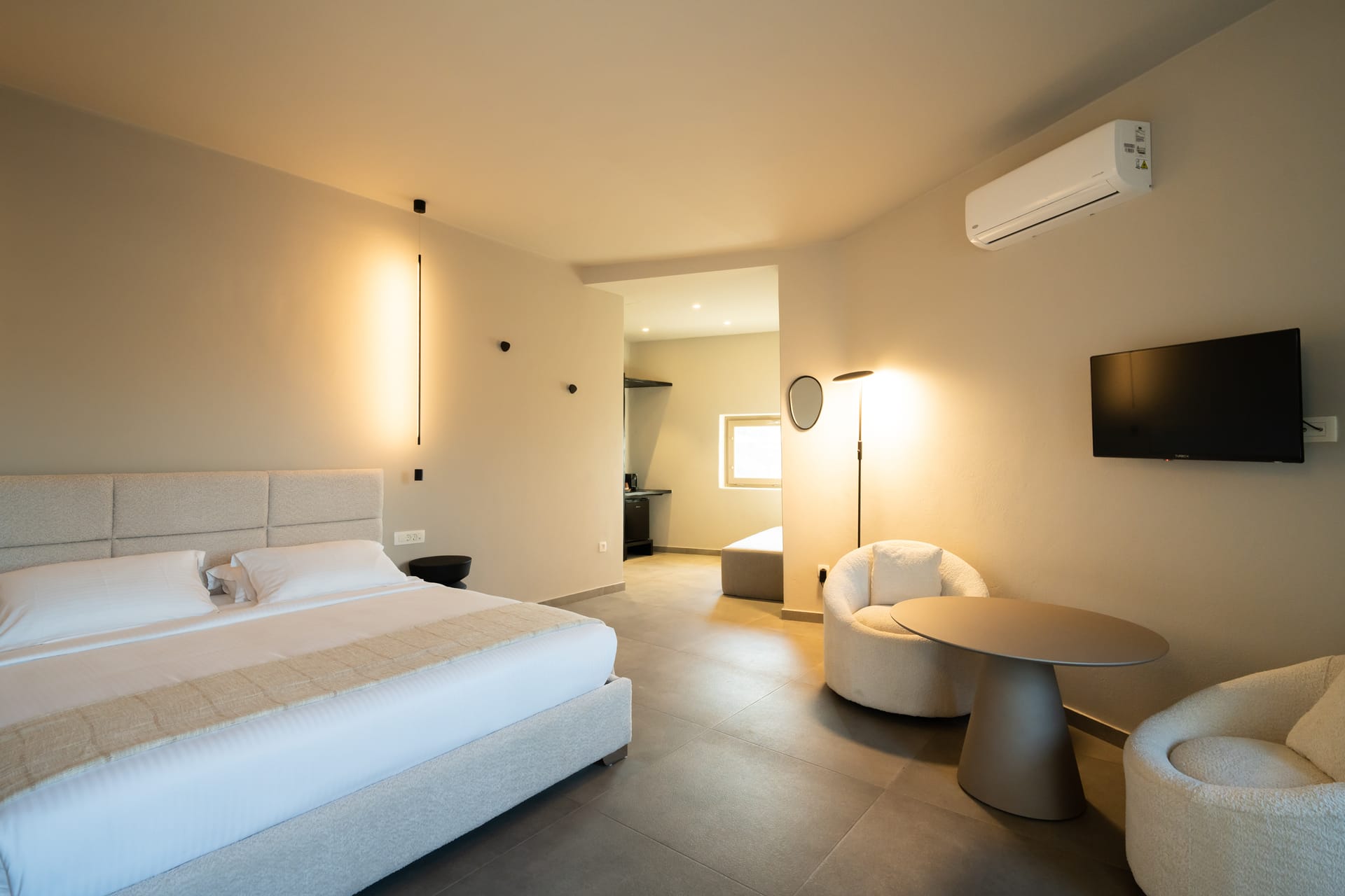 Black Diamond Suites - DELUXE - 3