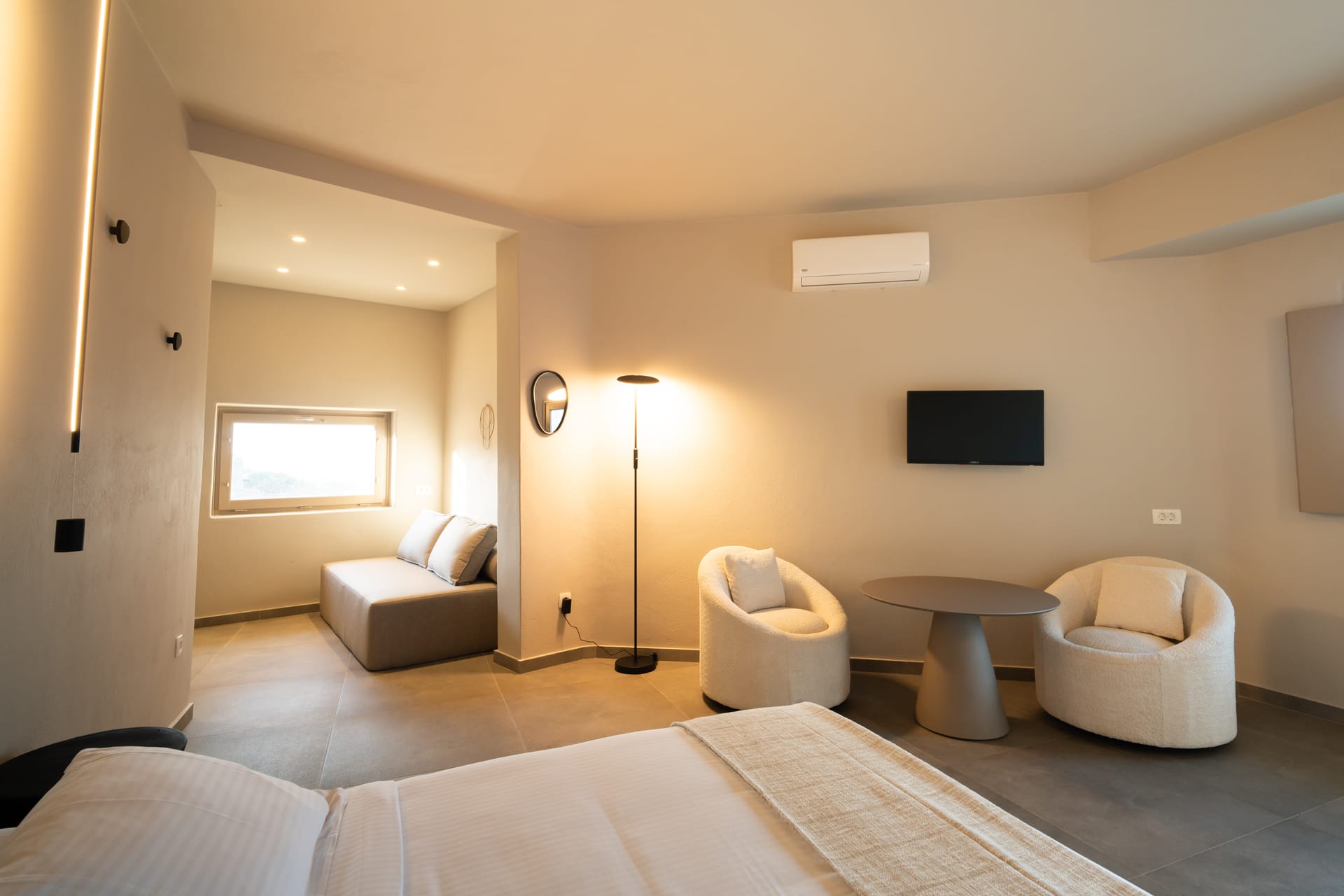 Black Diamond Suites - DELUXE - 4