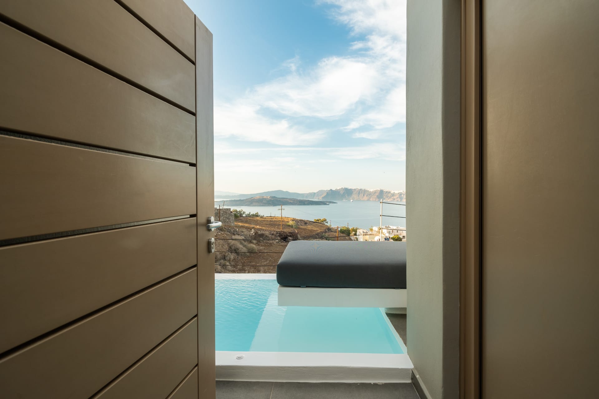 Diamond Suite with Private Heated Plunge Pool and Caldera View