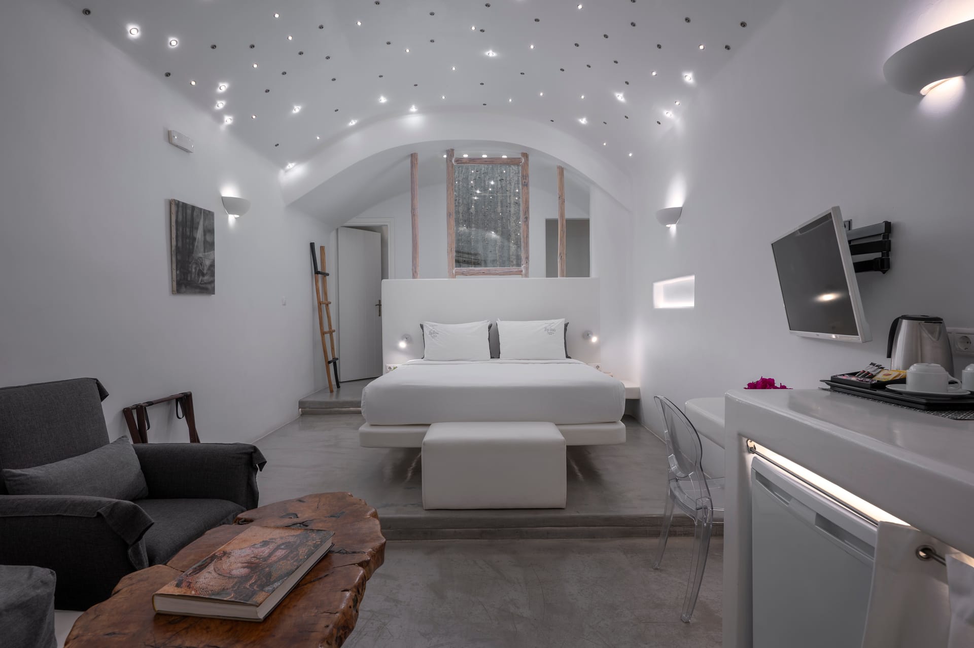 Poolside Suite
